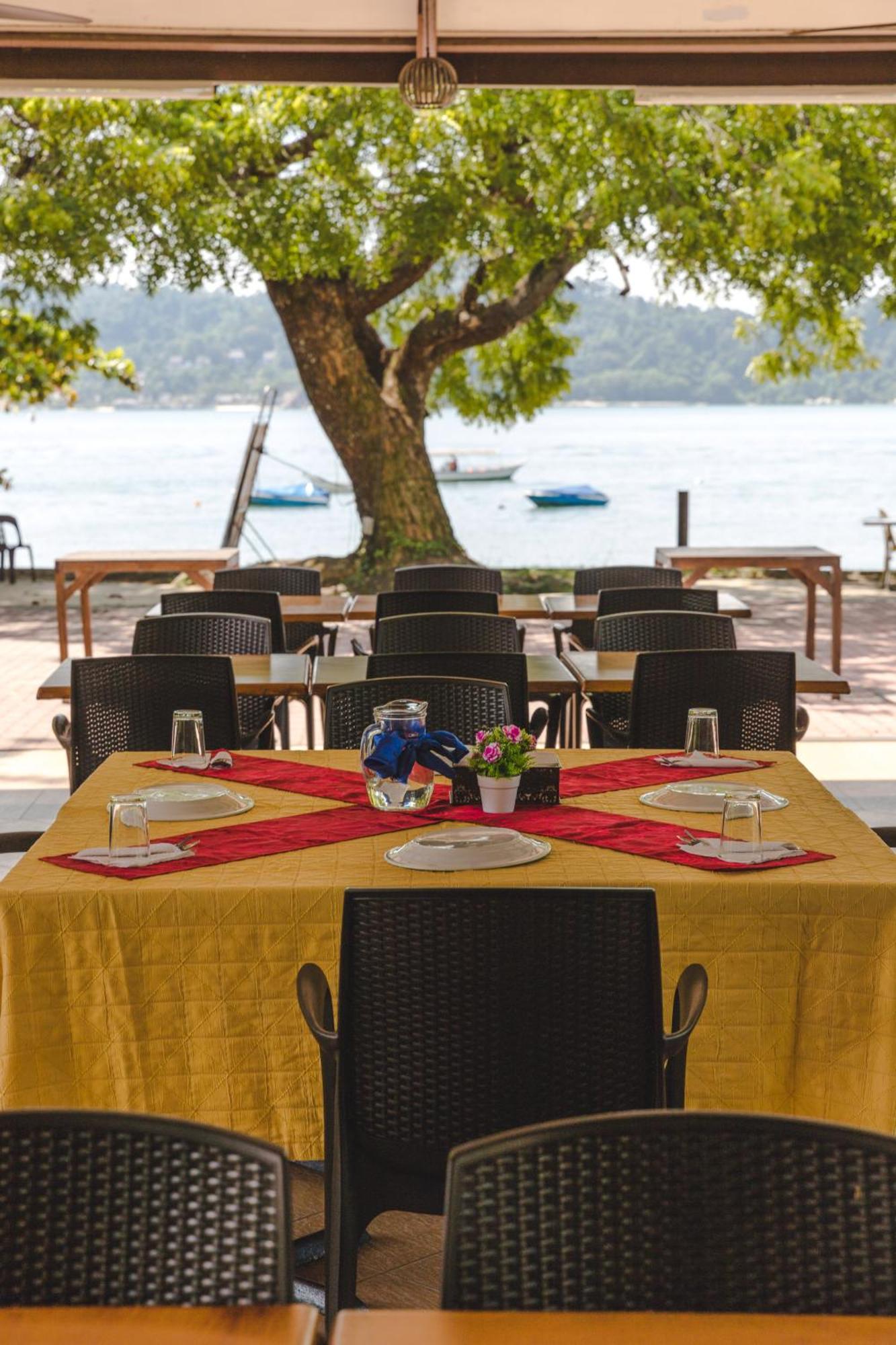 Pangkor Sandy Beach Resort Kampong Pasir Bogak Eksteriør bilde